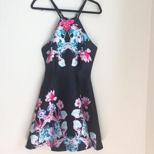 ✨HOST PICK!!✨Mid-Length Black Dress +Floral Design